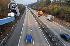 Услуга SMS-оповещения о штрафах с камер для физлиц все же будет бесплатной 